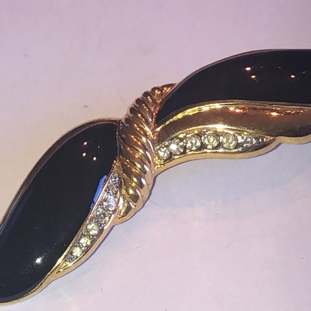 Angel Brand Elegant Black Enamel and Gold Tone Rhinestone Brooch - Picture 2 of 6